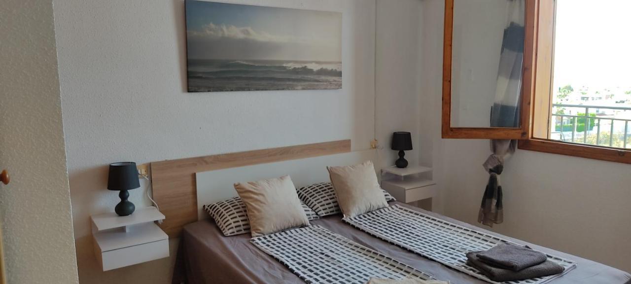 Costa Blanka Resident Apartman Torrevieja Bagian luar foto